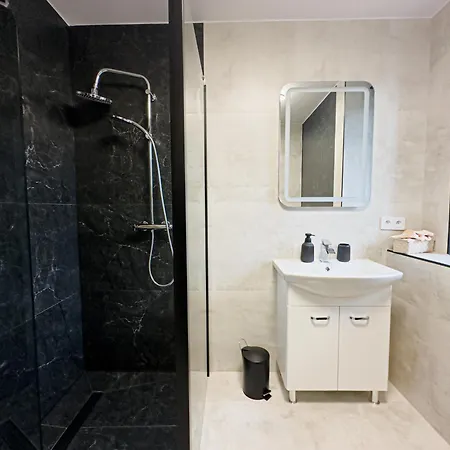 فيلة Dom Nad Selmetem *